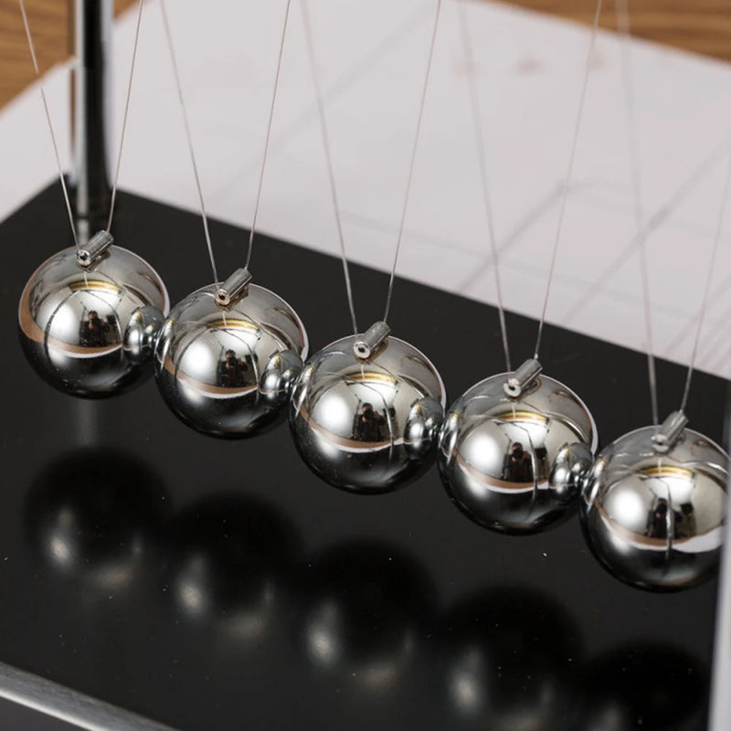 Newton's Cradle de Equilíbrio Científico